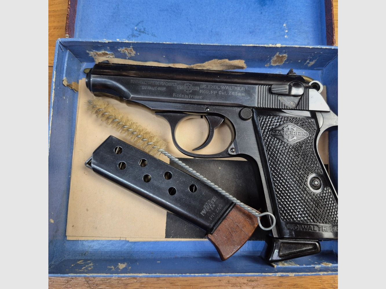 Sehr schöner Walther PP von Manurhin unter exklusiver Lizenz von Walther – Kal. 7,65mm – 2 Originalmagazine – Sammlerstück in Originalbox mit Anleitung, Zielscheibe und Reinigungsset – Seltenes Exemplar von 1954! – Perfekte Mechanik – Neuer Spiegel-Lauf – Zustand nahezu neu – TBE++, Bild 5 von 28