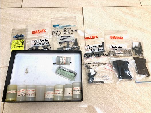 ••• #2 Ersatzteile - Reparatur-Konvolut für Schreckschusswaffen •••