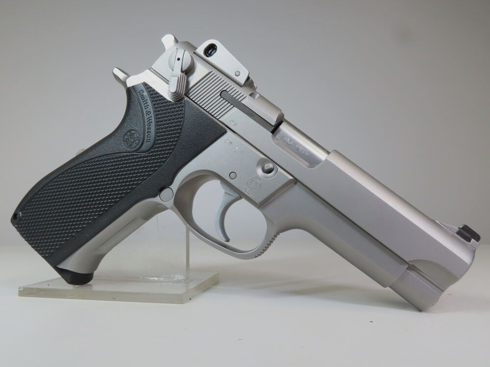 Smith & Wesson 5906