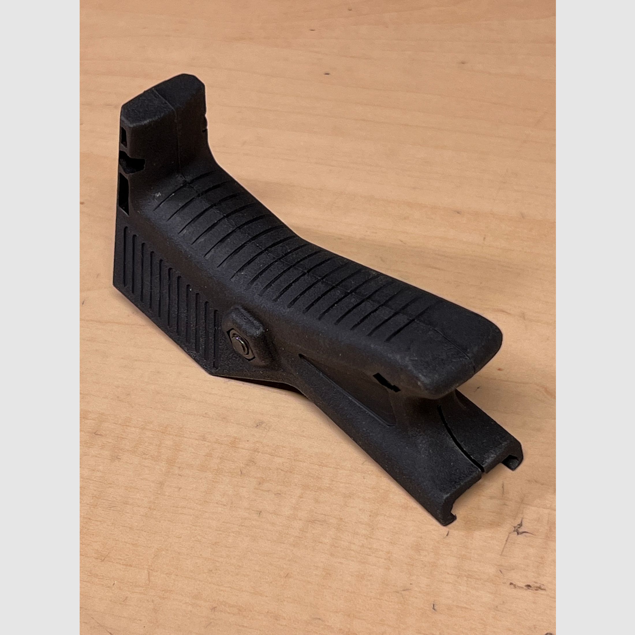 Frontgriff für Airsoft angewinkelt Typ III in Schwarz