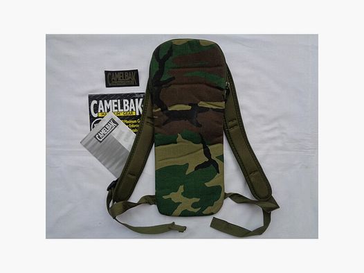 Camelbak Trinkrucksack für 2 Liter Long Neck, Woodland, unbenutzt/neuwertig