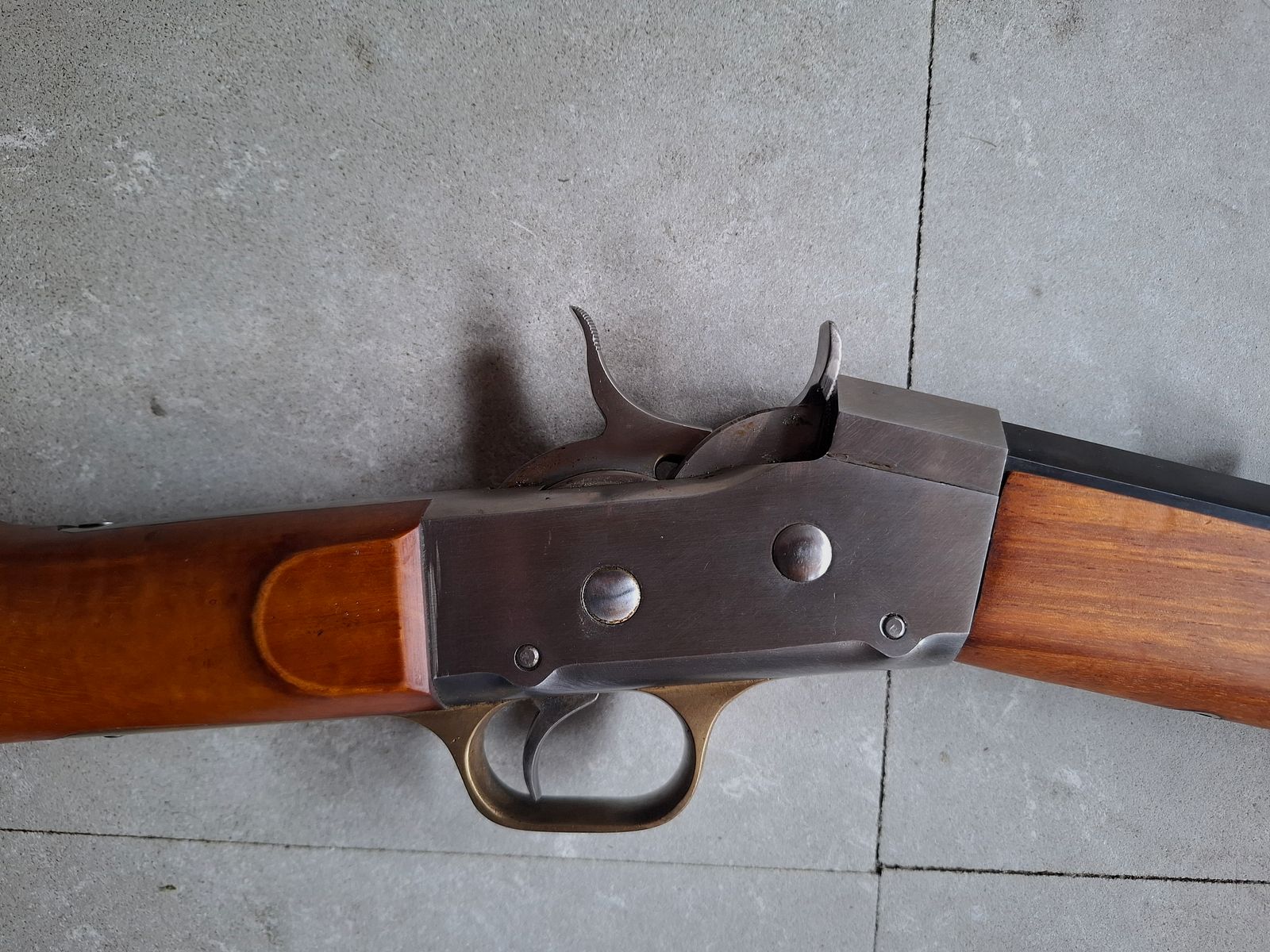 Pedersoli Büchse Einzellader mit Sechskantlauf Kaliber .357 Mag.