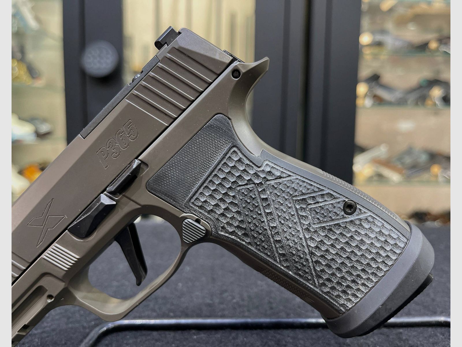Sig Sauer P365 AXG Legion, imagen 11 de 17