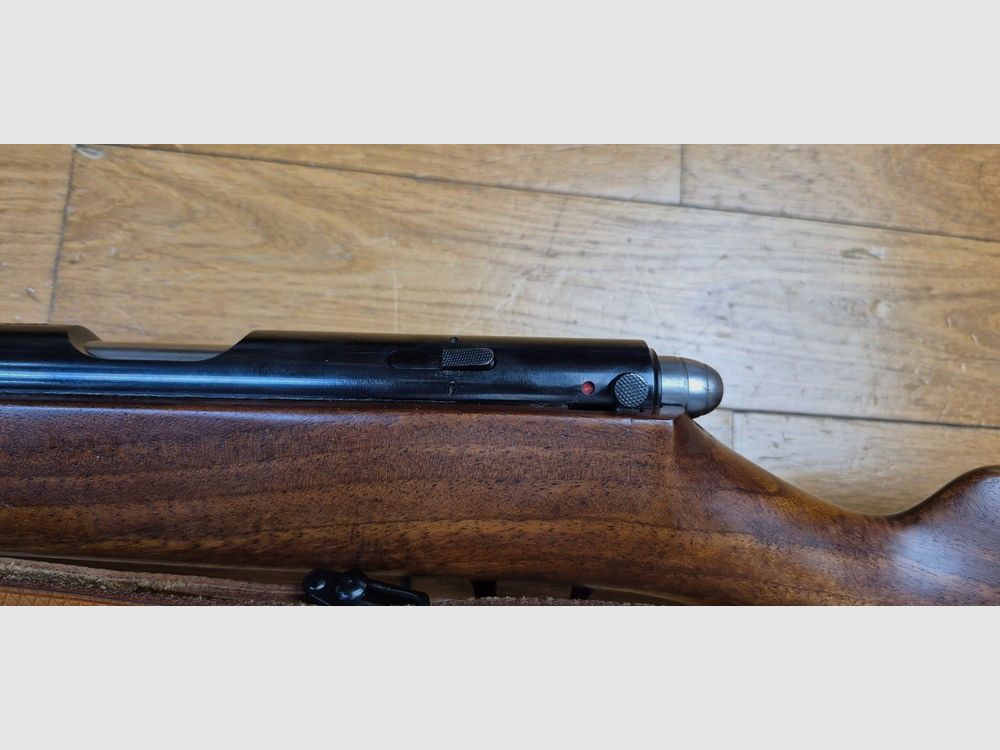 Seltene Trainingsbüchse Heym 52 – Waffe ähnlich dem Modell „Police 1952“ – Kal. .22 LR – Sehr limitierte Produktion von Heym um 1955 – Wunderschönes Nussbaumholz – Originalriemen – Quasi neu – TBE++, Bild 24 von 30