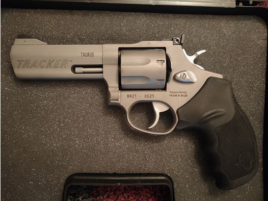 Taurus Revolver Tracker 627 4"