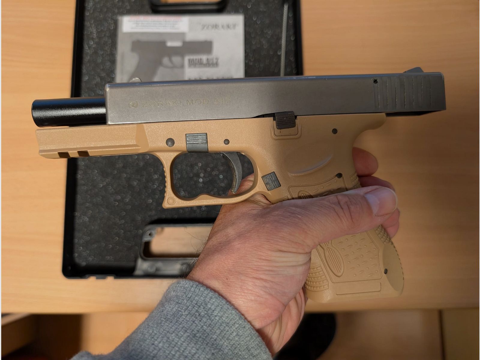 Zoraki 917  /   9mm P.A.K.   /  Woestijn tan / Titanschlitten  /gebruikte staat