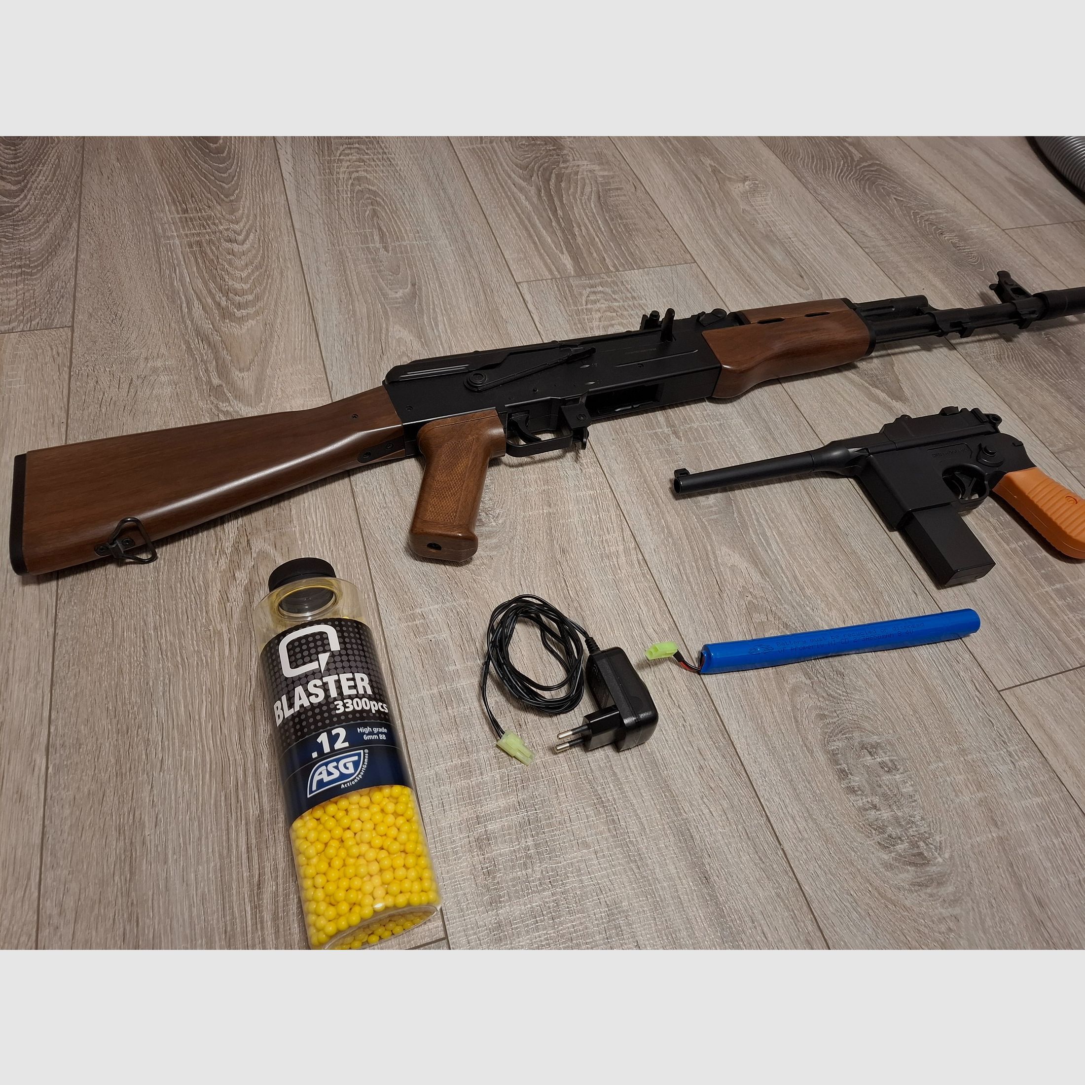 Well AK 74 M aeg <0,5 Joule+ Mauser C96 Federdruck , Bild 3 von 11