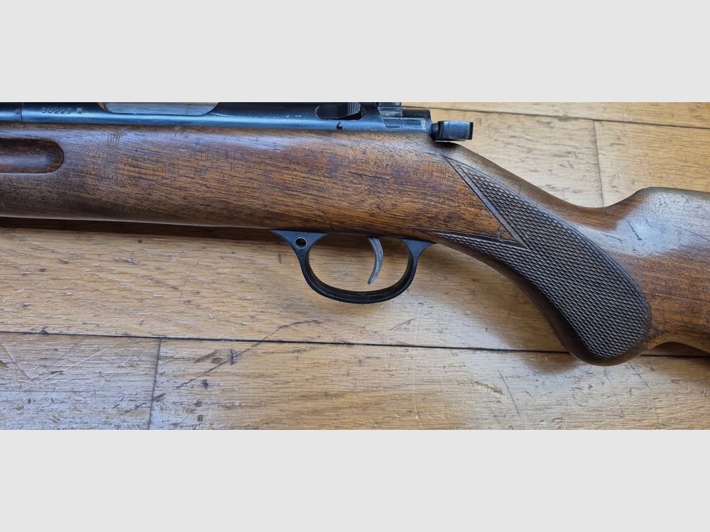 Muy hermosa carabina de entrenamiento Walther Sport Modelo V – Período III Reich – Armas de antes de la guerra 1937/1938 – Probablemente menos de 38,000 ejemplares producidos – Madera en TBE++ – Excelente mecánica – Cañón magnífico con estrías muy bonitas – TBE++, imagen 30 de 36