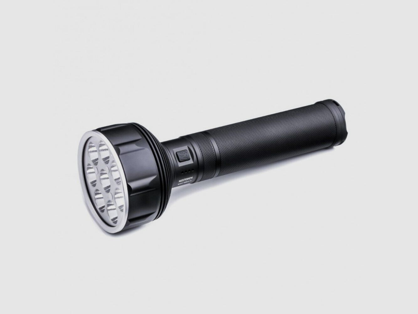 Nextorch Saint Torch 31 LED Taschenlampe 20000 Lumen