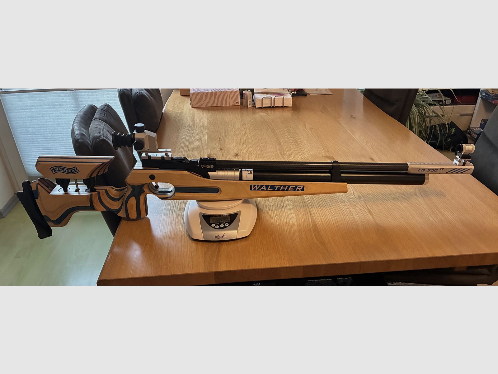 Air rifle LG 300 XT LG300XT wooden stock in top condition late model