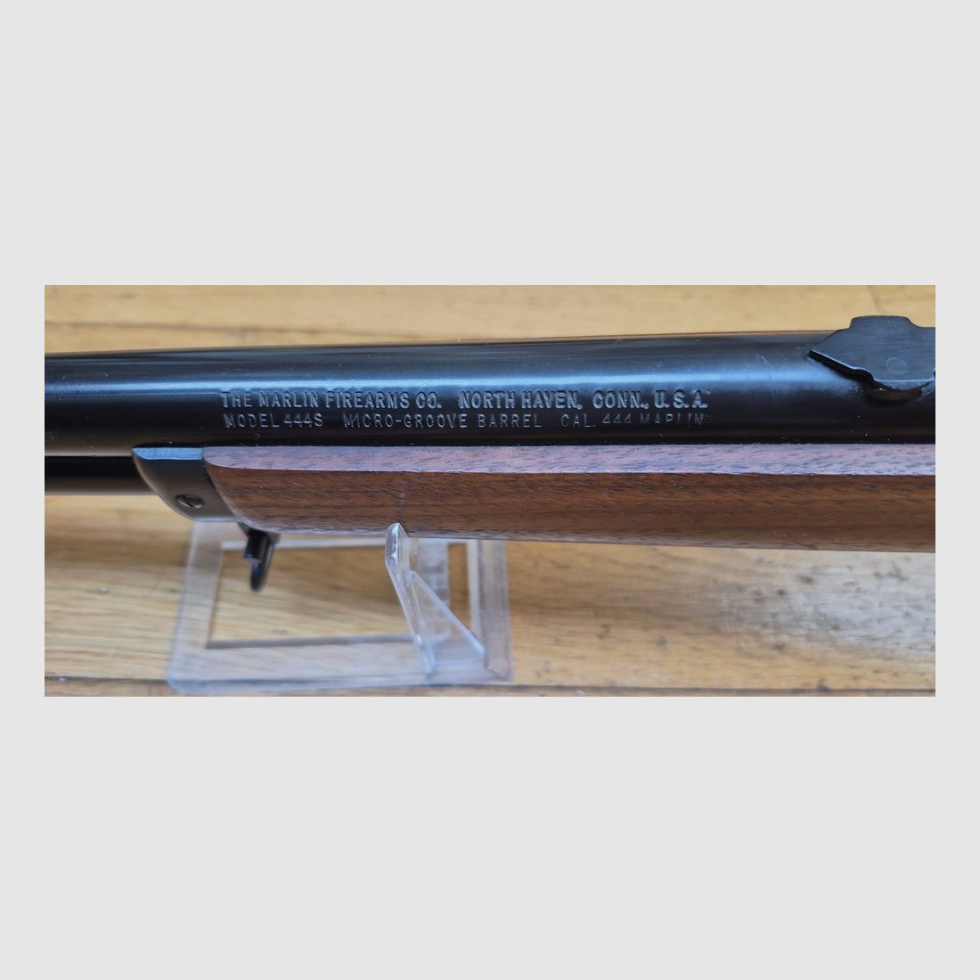 Sehr schöne und leistungsstarke Marlin 444 S Büchse – Kaliber 444 Marlin – Kapazität 5+1 – Waffe von 1981 mit Stempel „JM“ – Qualität der New Haven Fertigung von Marlin vor der Insolvenz! – Holz, Mechanik und Anpassungen top – Originalbrünierung zu 100% – Lauf Micro Groove „neu“ – Hervorragender Zustand nahezu neu – TBE+++, Bild 1 von 36