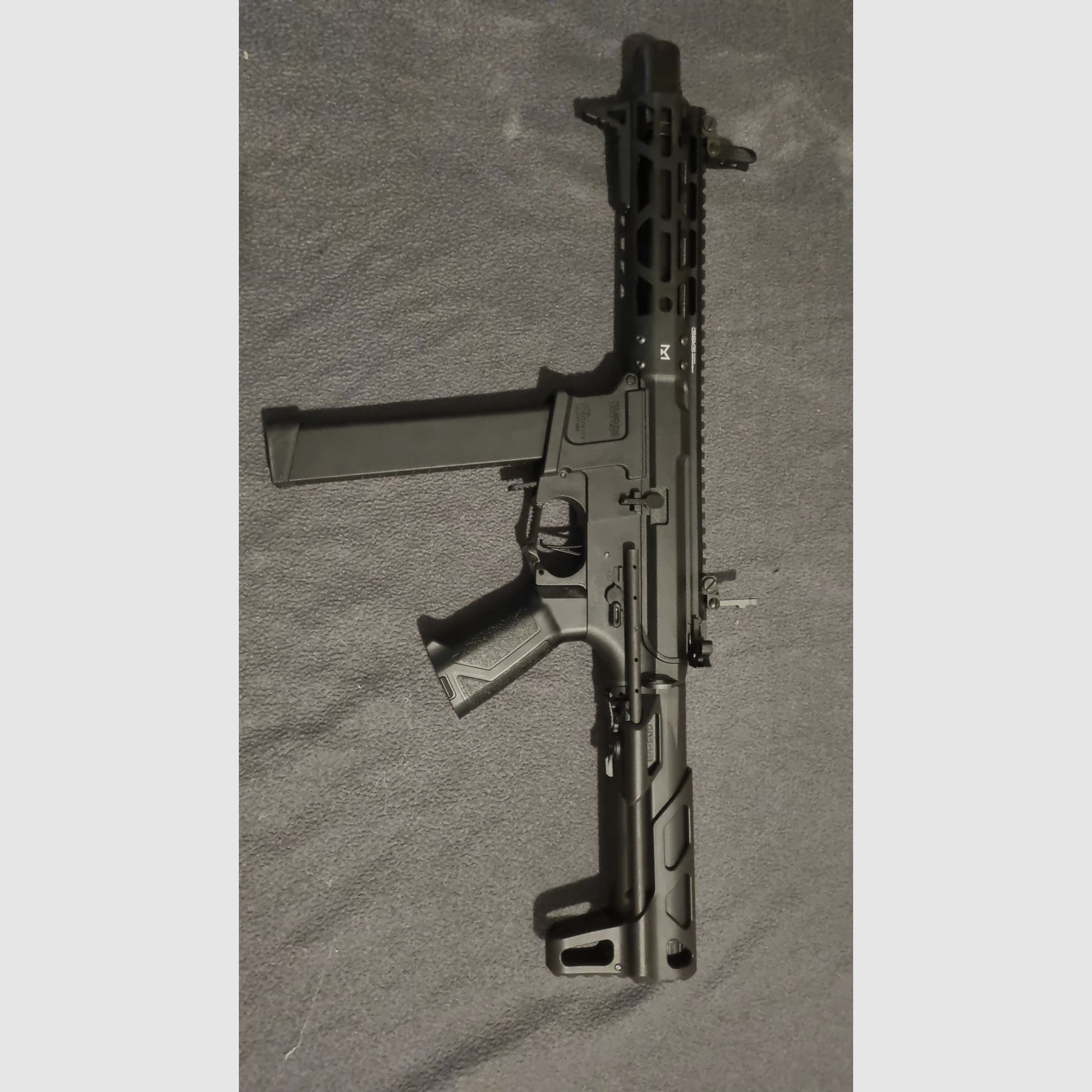 Airsoft mp vollmetall mit 1x Akku neu