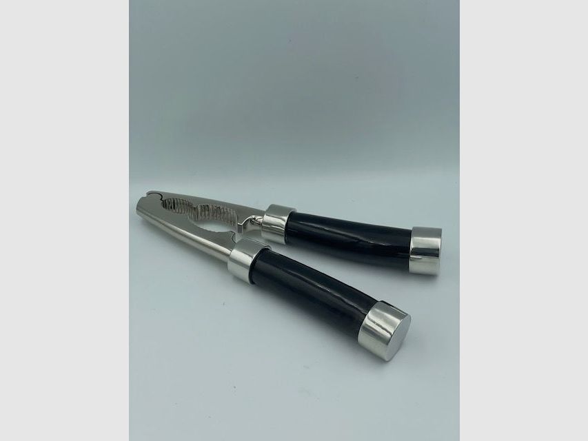 Nutcracker buffalo horn/tin, image 1 of 2