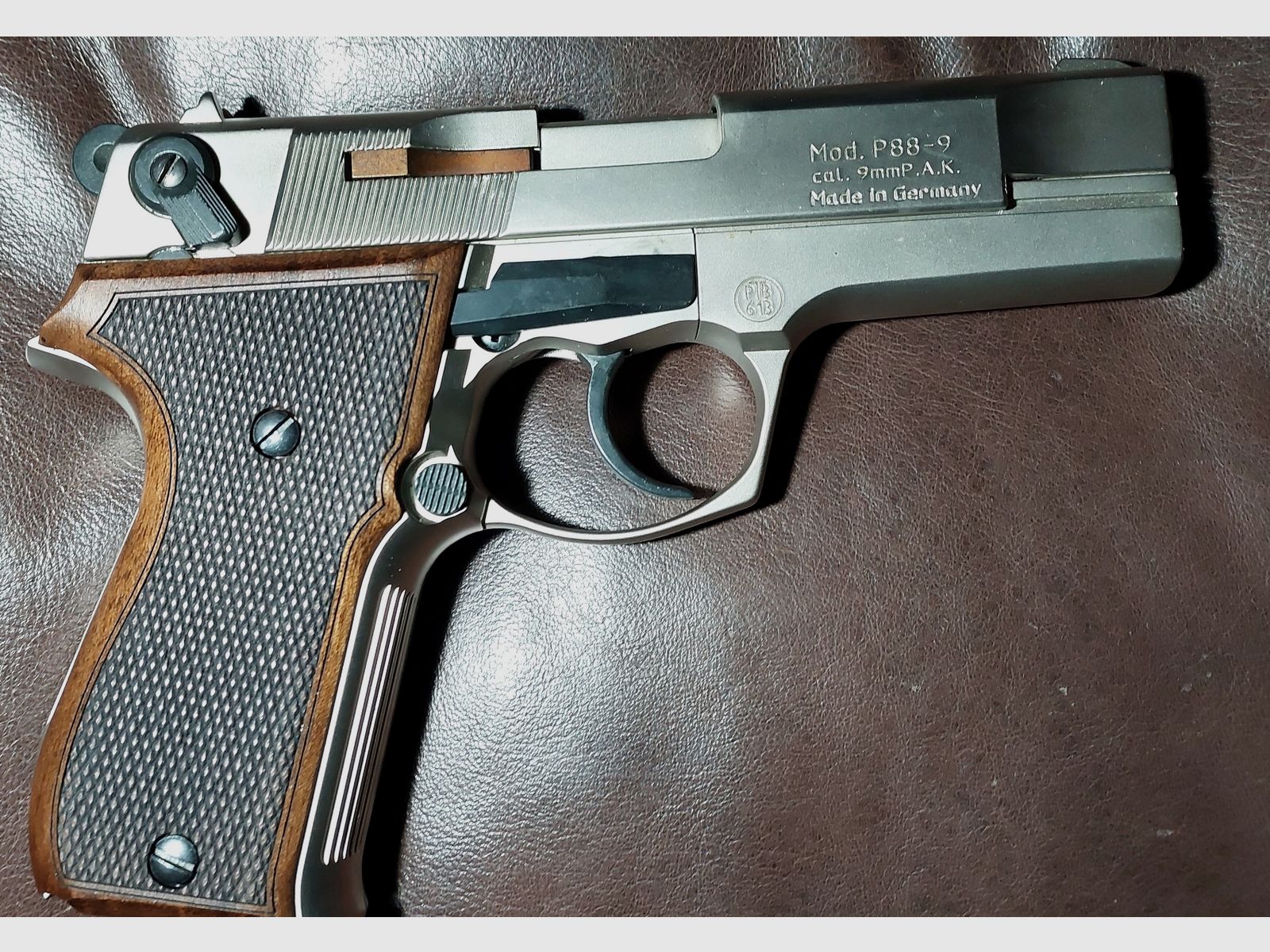 Walther P88 Schreckschuss Pistole 9mm P.A.K. Nickel Holzgriffe (PTB 613) Prachtstück!