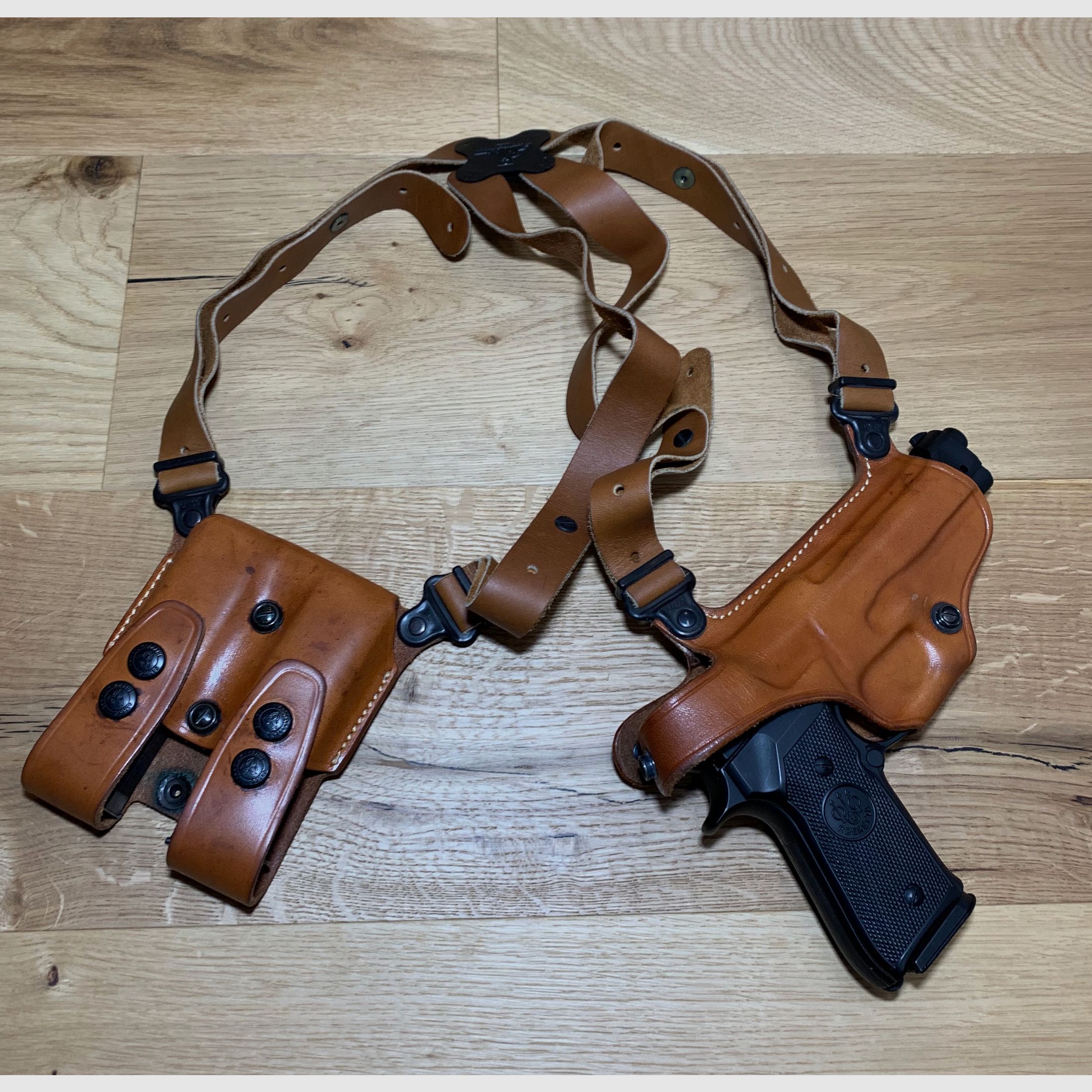 Galco shoulder holster MIAMI CLASSIC suitable for the Beretta Mod. 92 / 92F, WITHOUT pistol