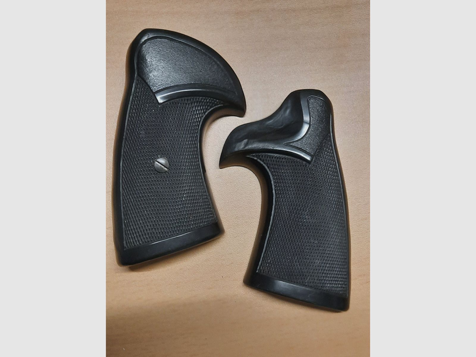 S&W Pachmayr grip panels rubber