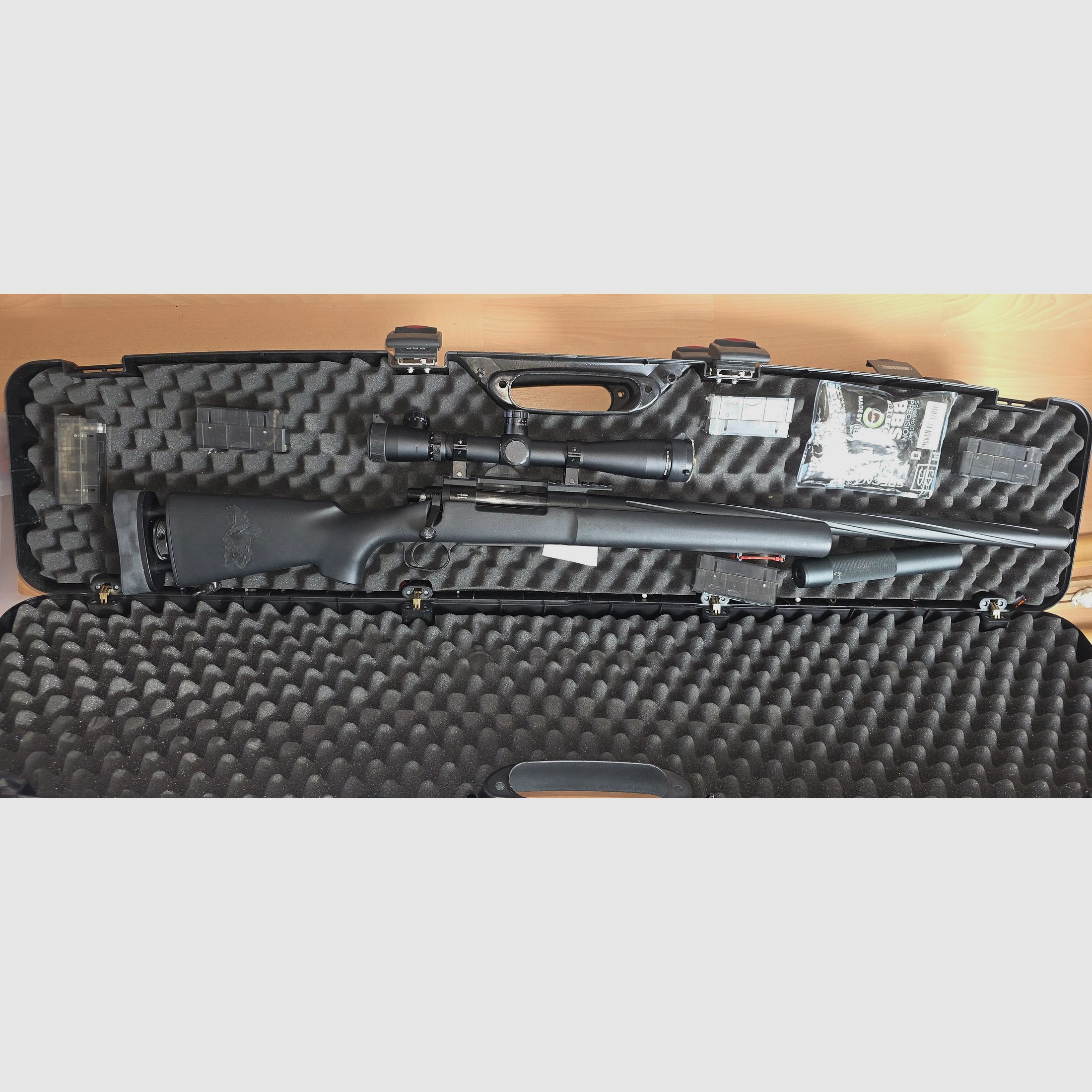 Novritsch SSG 24 airsoft with 5 magazines replacement spring scope, image 1 of 3