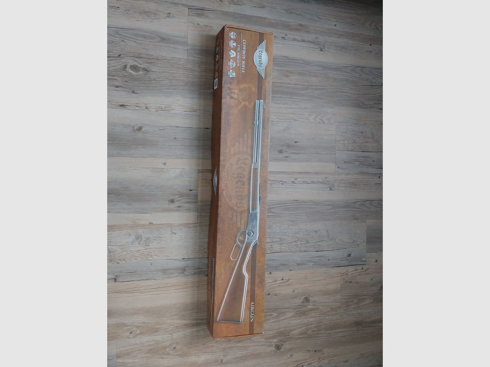 Rifle Cowboy Legends acabado dorado 4,5 mm BB Co2 + 20 cápsulas de Co2 + 1500 BBs 4,5mm