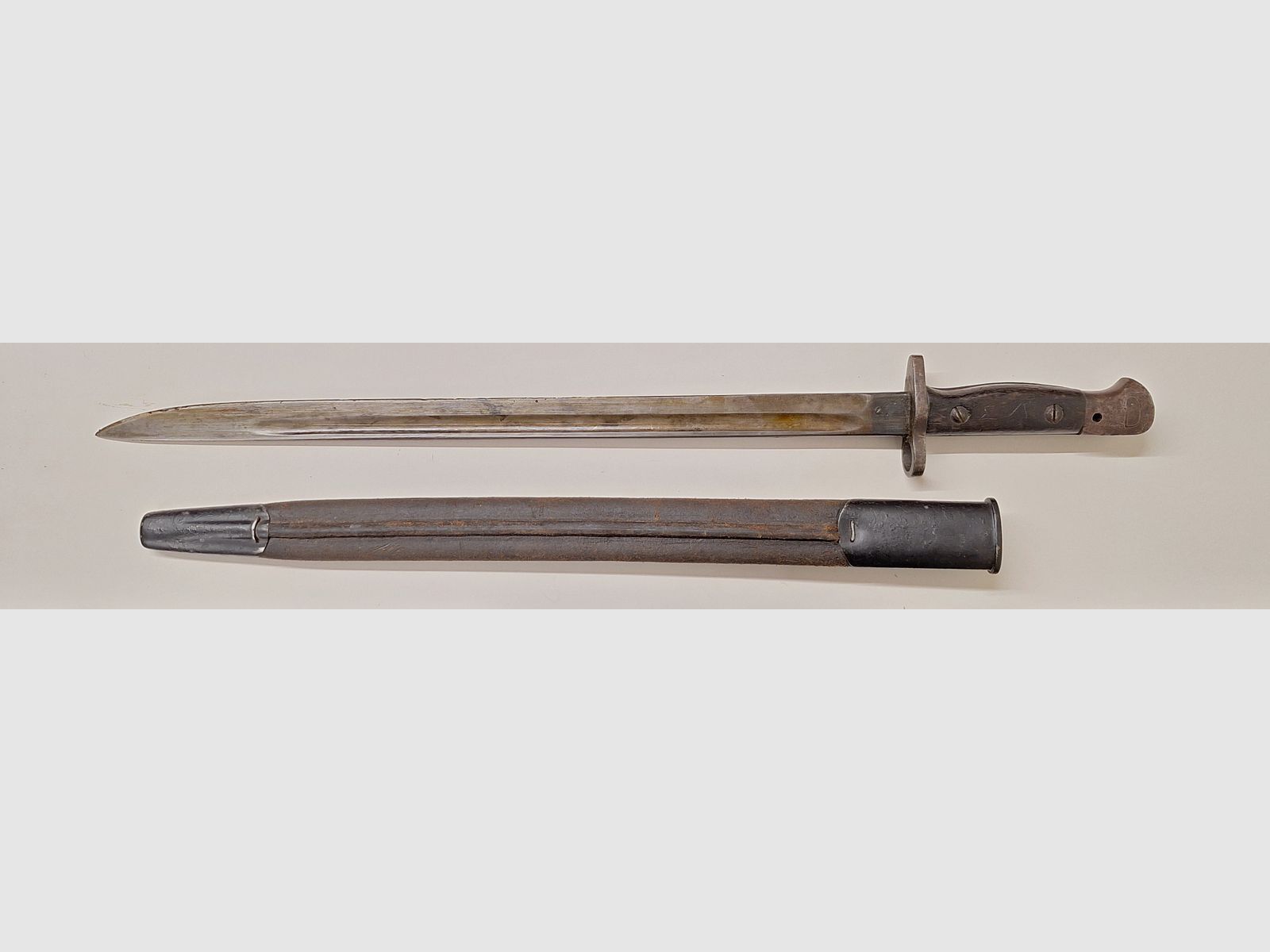 Wilkinson 1907 Pattern Bajonett Leder Scheide in Arsenalfett Seitengewehr