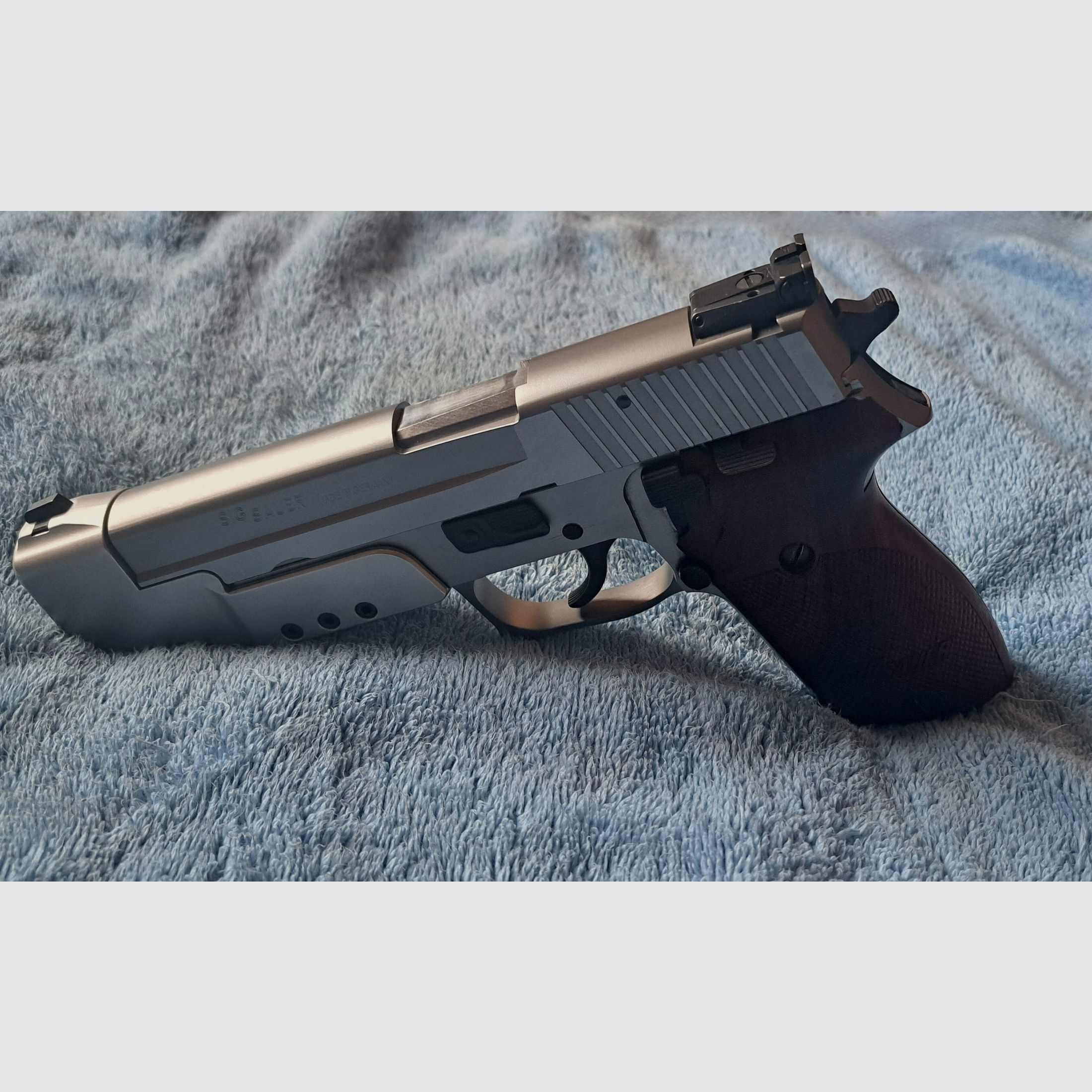 Sport pistol Sig Sauer P 220 .45 ACP
