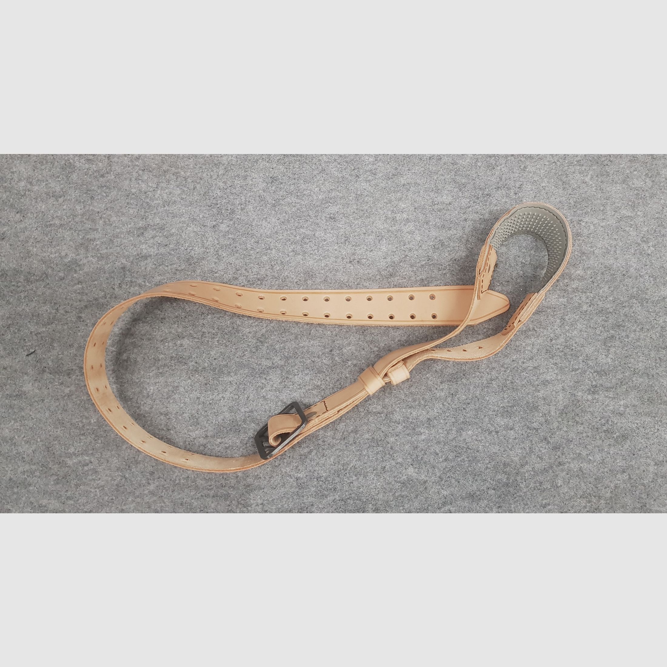 Neu & Original GST Schießriemen KK Haenel M 150 oder auch Schiessriemen für andere Kleinkaliber Modelle. KEINE Nachfertigung - sind ALTBESTÄNDE!