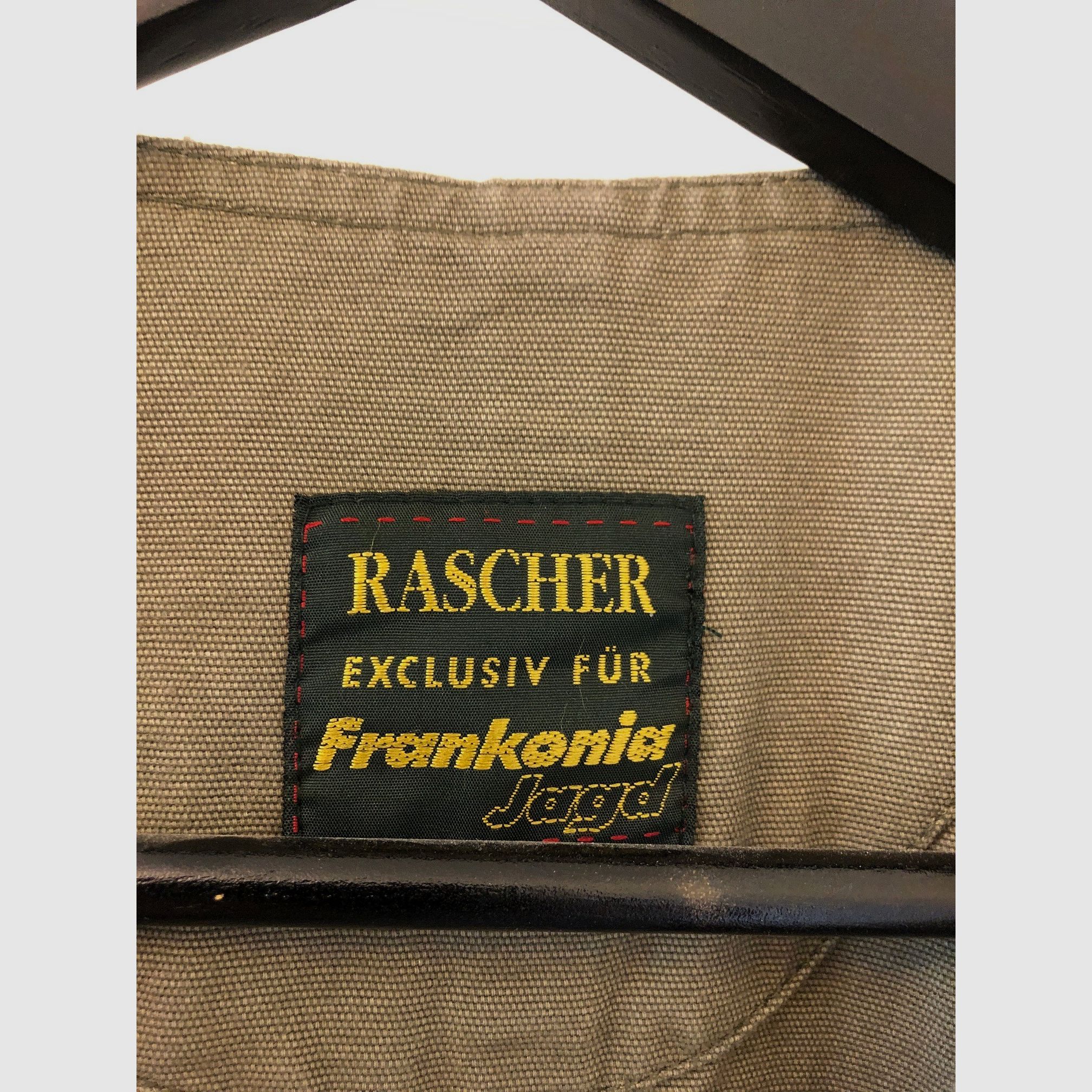 Verkaufe neuwertige Rascher Herrenschießweste Gr. 56