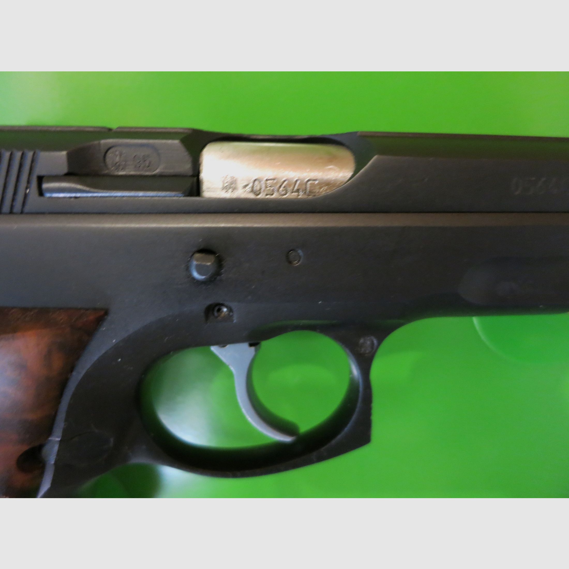 Brünner M 75 or ČZ 75 (Česká zbrojovka), semi-automatic. Self-loading pistol caliber 9 × 19 mm       #93-