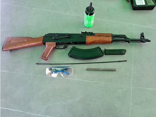 Full Metal Airsoft AKM – sprężyna tuningowa Begadi 1,6J (prawdziwe drewno)