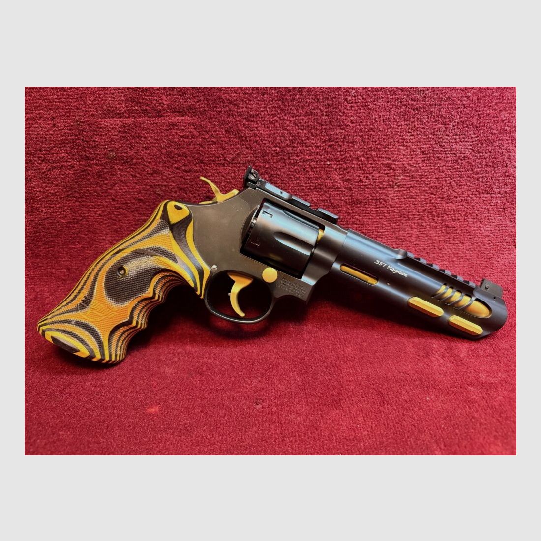 Smith & Wesson 686 Scheuring Black/Gold