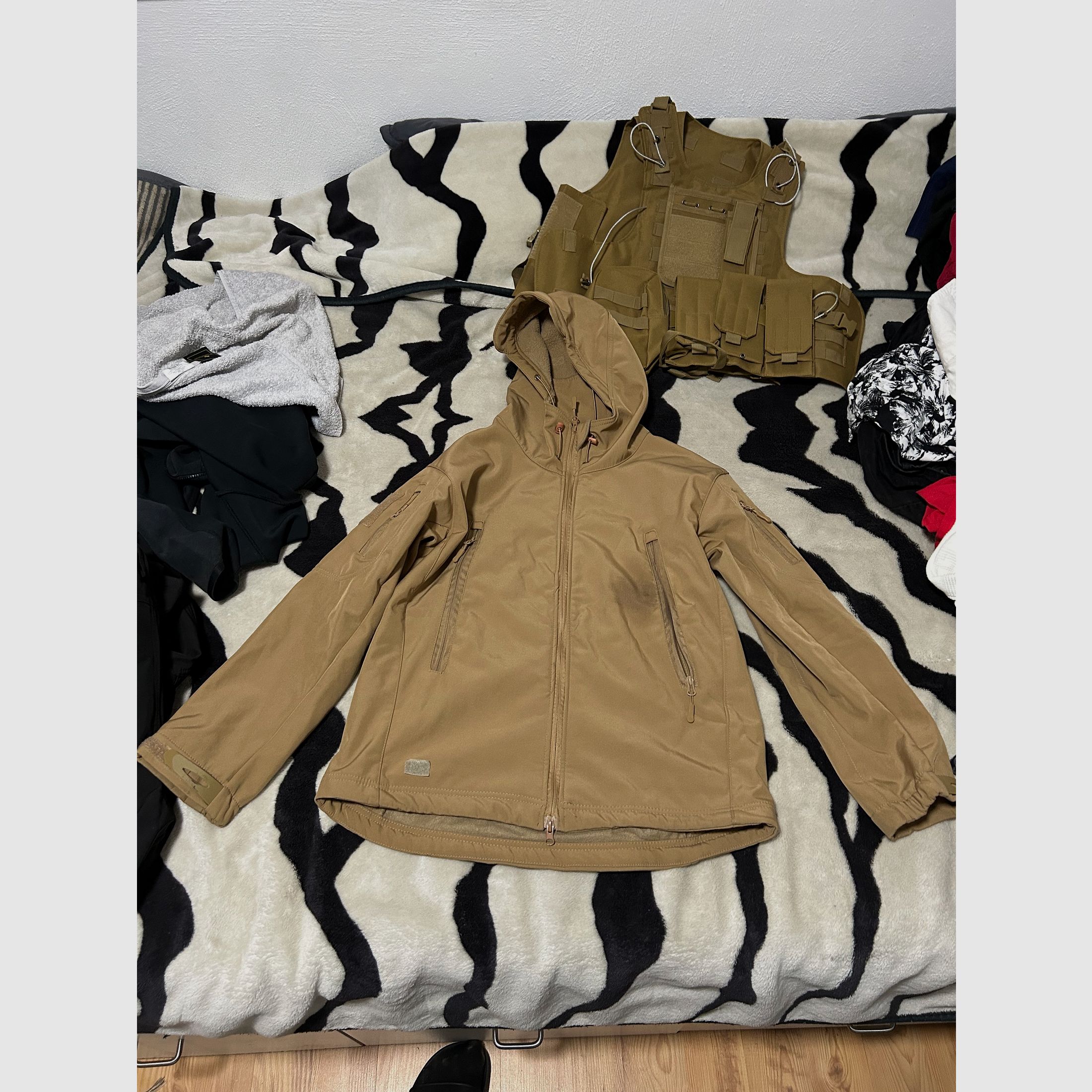 TAN jacket L new