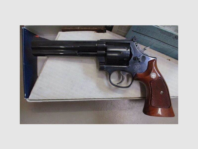 Ungeschossener Revolver Smith & Wesson 586 aus Sammlung 586
