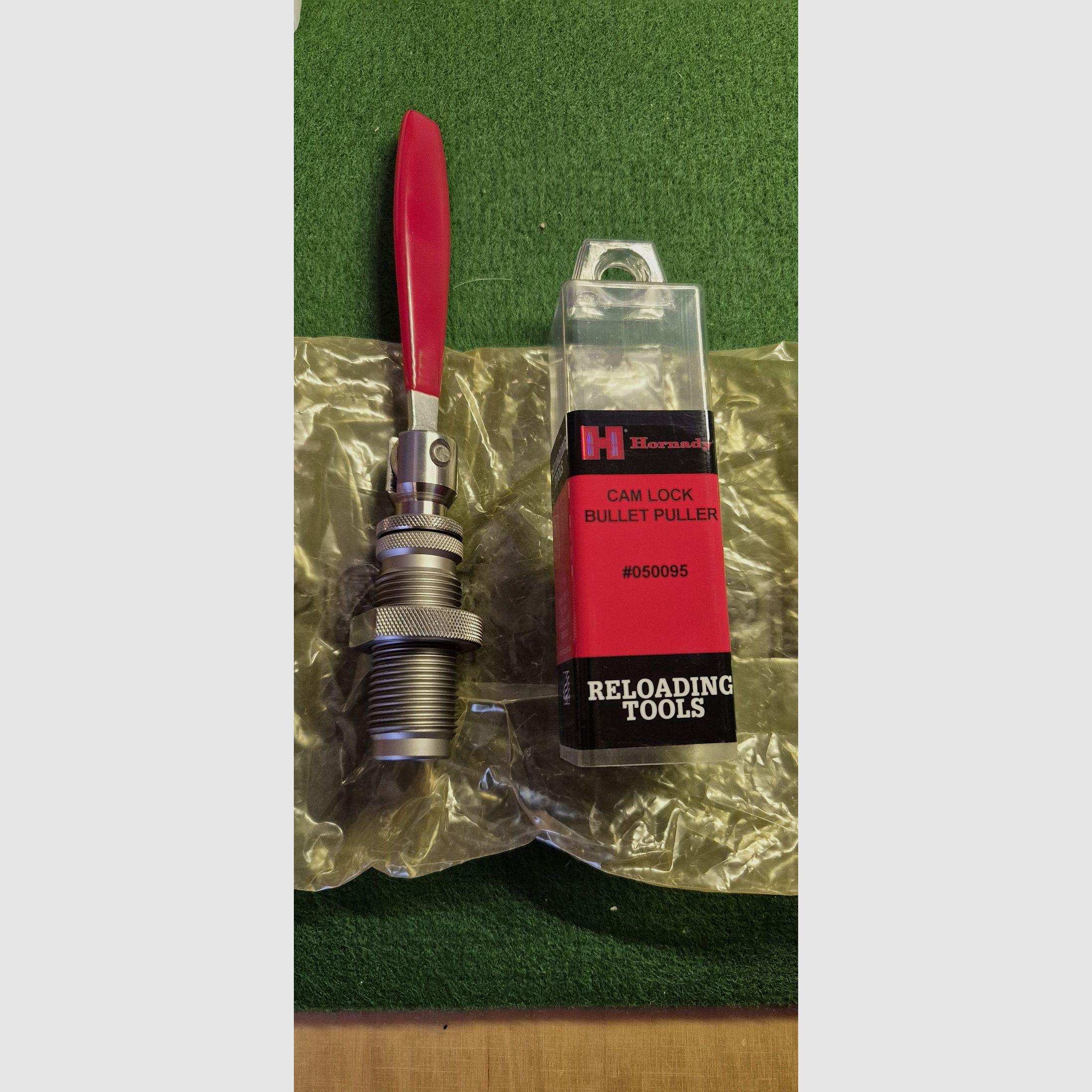 Hornady bullet puller without collet / Hornady primer ejection die