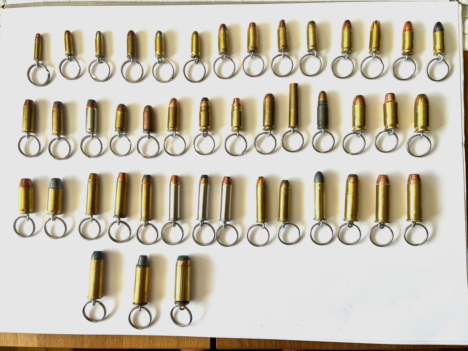 ••• Verschillende cartridges - sleutelhanger pistool •••, afbeelding 1 van 11