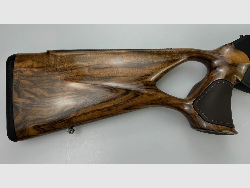 Blaser R8 Success leather stock with system