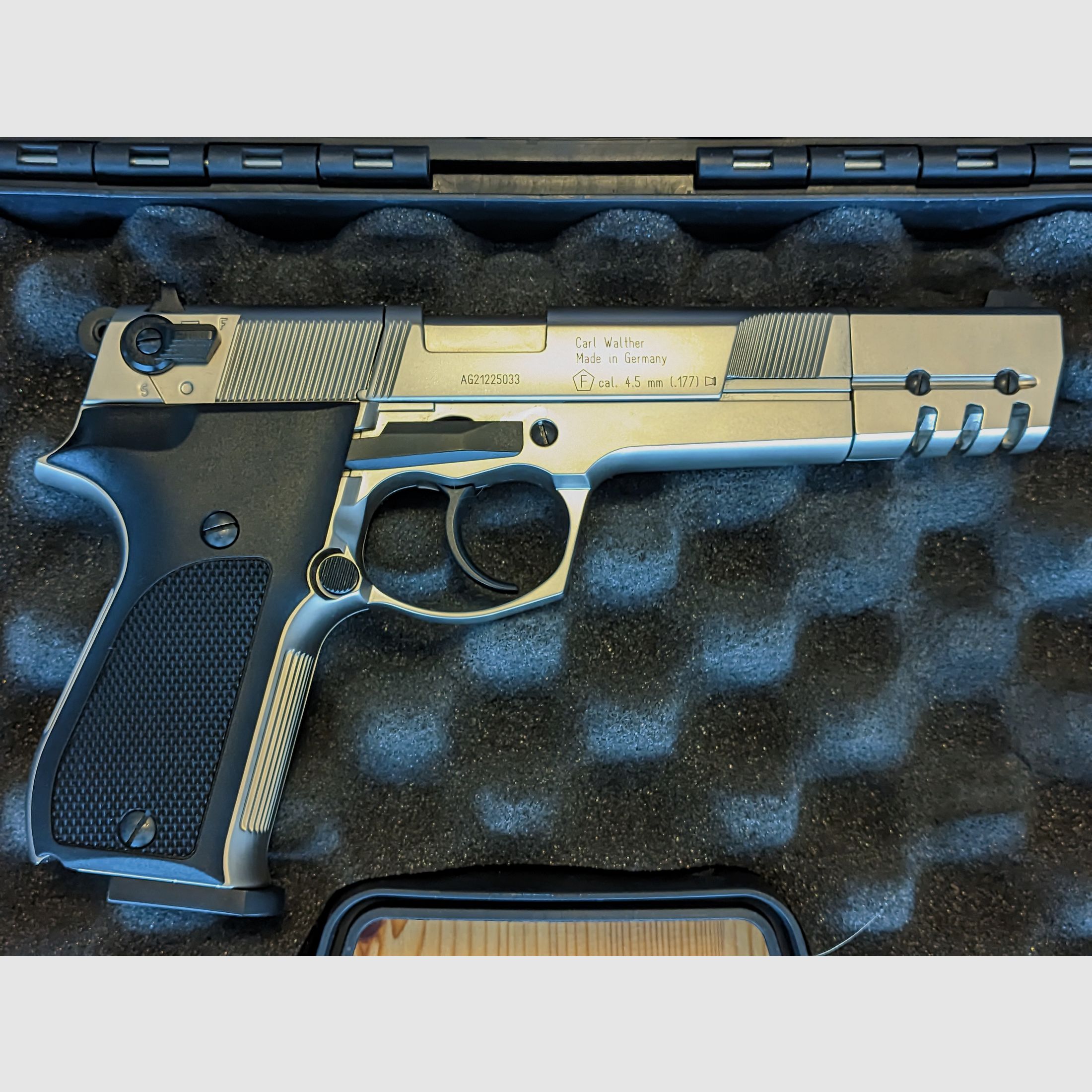Walther CP88 Compétition, nickelé. Inclus : beaucoup d'accessoires !
