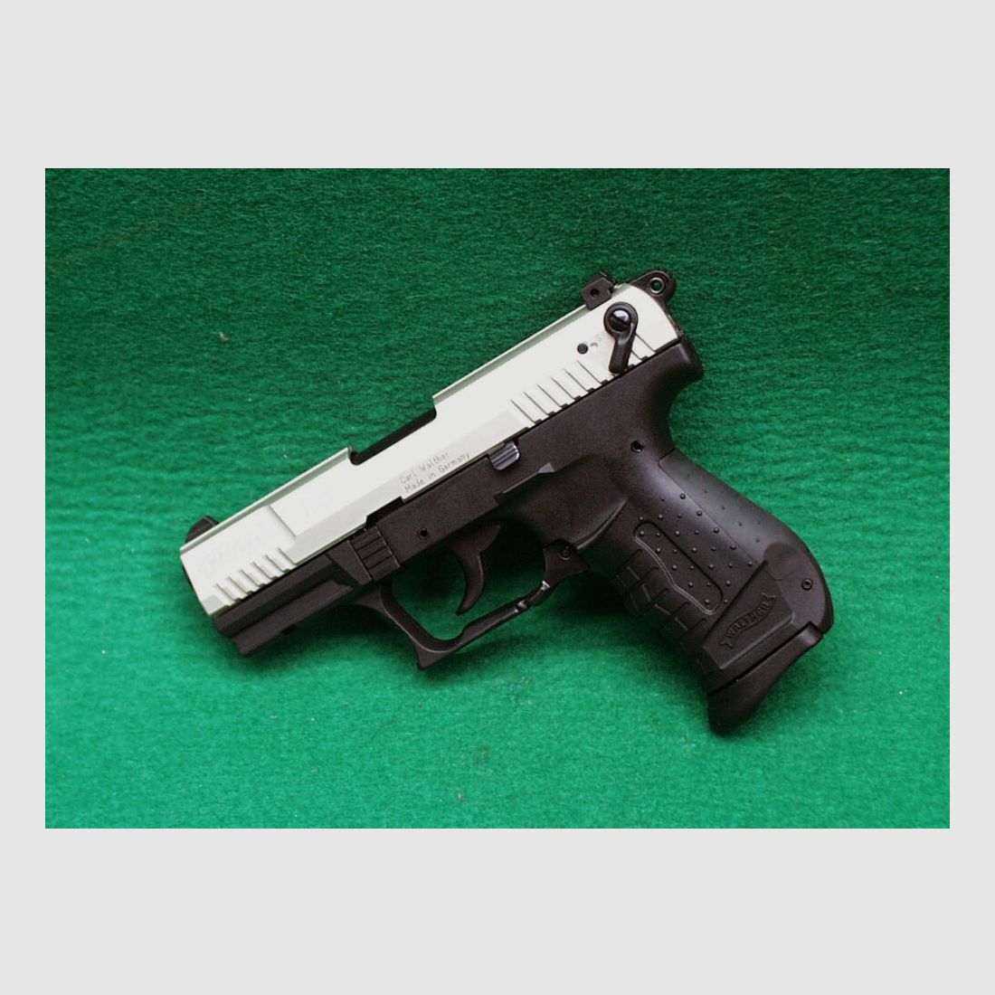 Walther blank firing pistol P22, bicolor