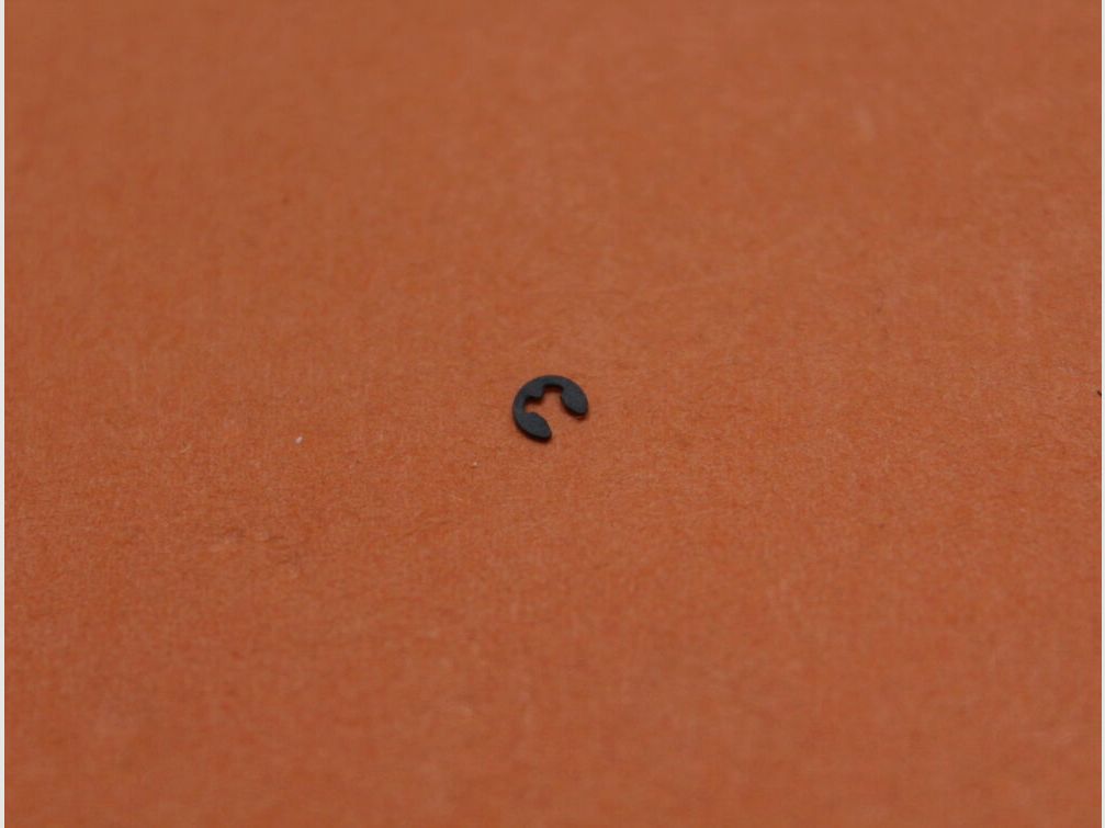 SIG Sauer SIG Sauer X-LINE: Disco di sicurezza D=1,5mm per asse di mira/ piastra adattatore (34226361) DIN6799