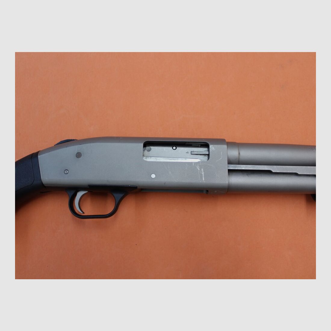 Mossberg VsRep.Flinte 12/76 Mossberg M590 Mariner escopeta de repetición de culata delantera 20" cañón (Cyl)/ acabado en níquel