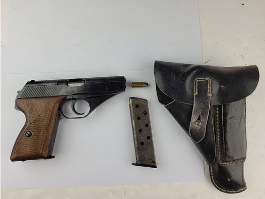 Schöner Mauser-Pistole – Modell HSC – 7,65mm – zwei Magazine! – acht Schuss – 1942 / 1943 – Original-Holster – sehr guter Zustand