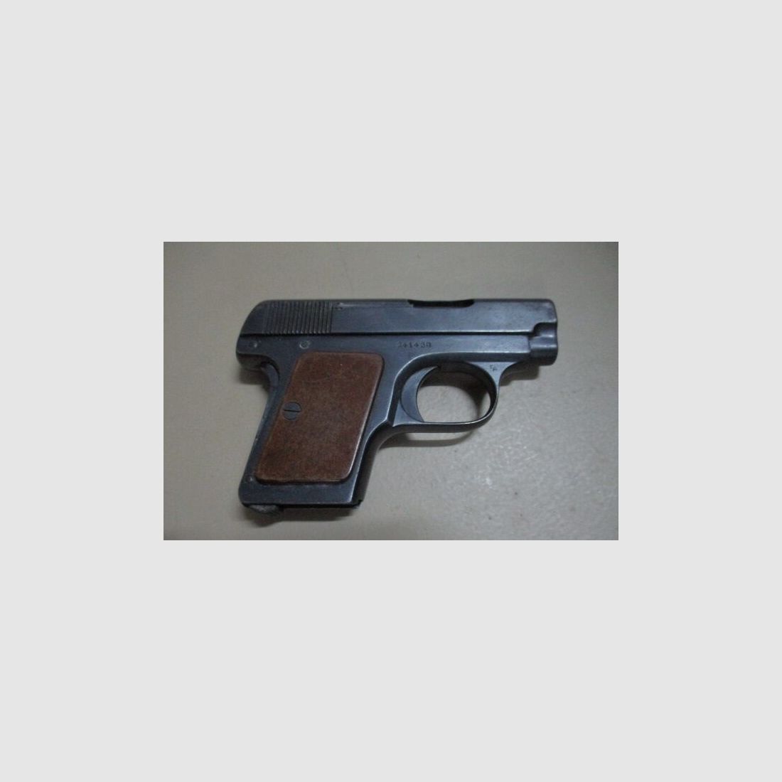 Pistolet FN Browning 6,35 mm avec sécurité de paume -sans chargeur-, image 1 sur 2