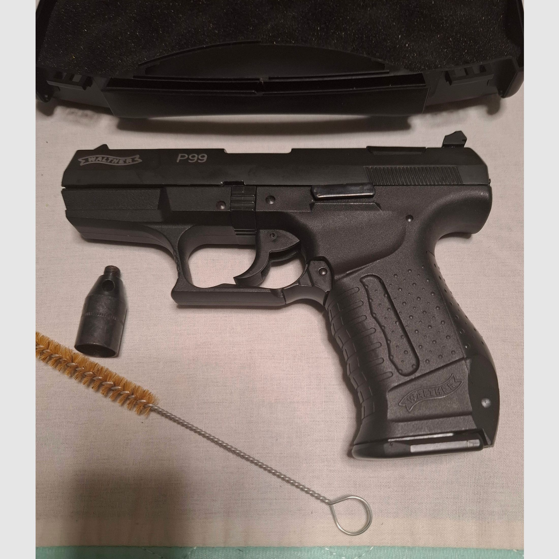 Walther P99  PTB 637 9mm P.A.K. 