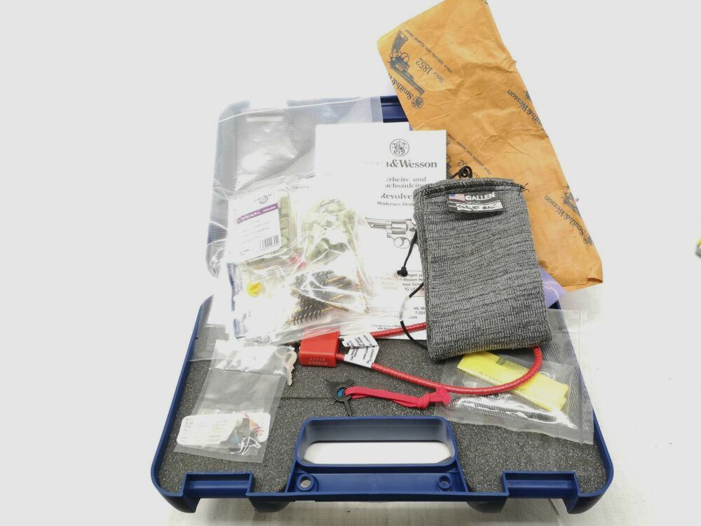 Smith & Wesson 686-6 Target Champion - v. Accessories