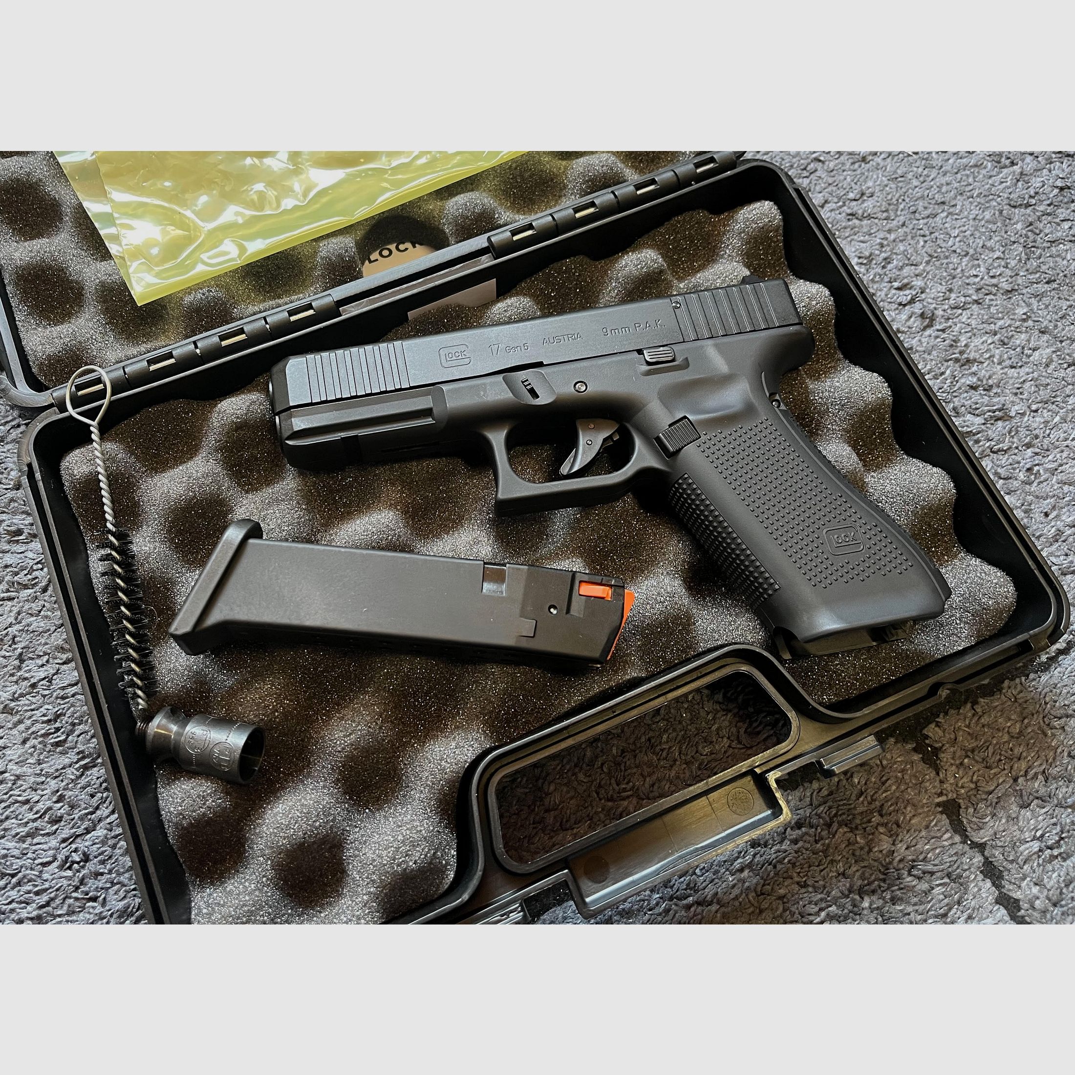 Glock Schreckschuss Pistole 17 Gen5 9mm PAK - Neuwertig