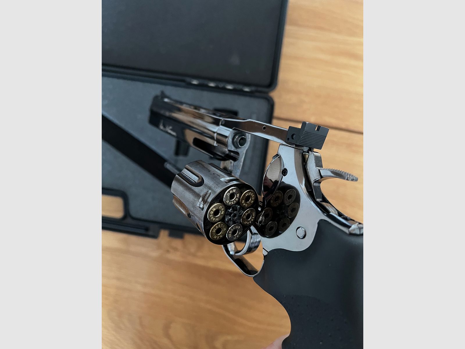 Dan Wesson 715 6"
