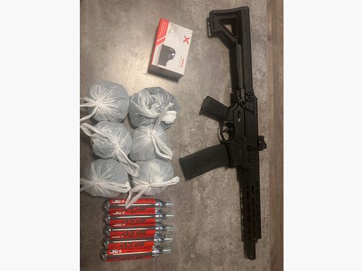 T4E Rough Rider TC 68 RAM-Waffe AR-Style, NP3 Red Dot, 600 kulkami gumowymi, CO2 – Bardzo dobrze! Vb