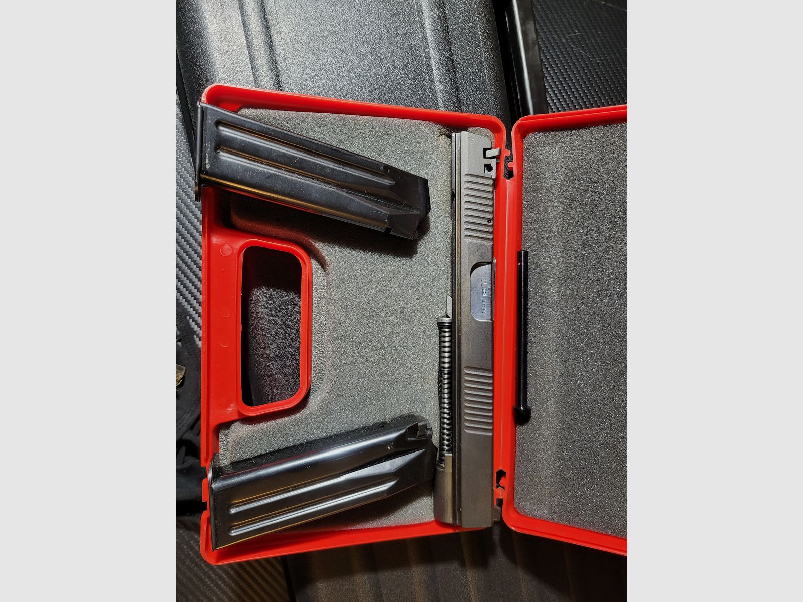 Pardini sport pistol .45 ACP with interchangeable system 9 mm