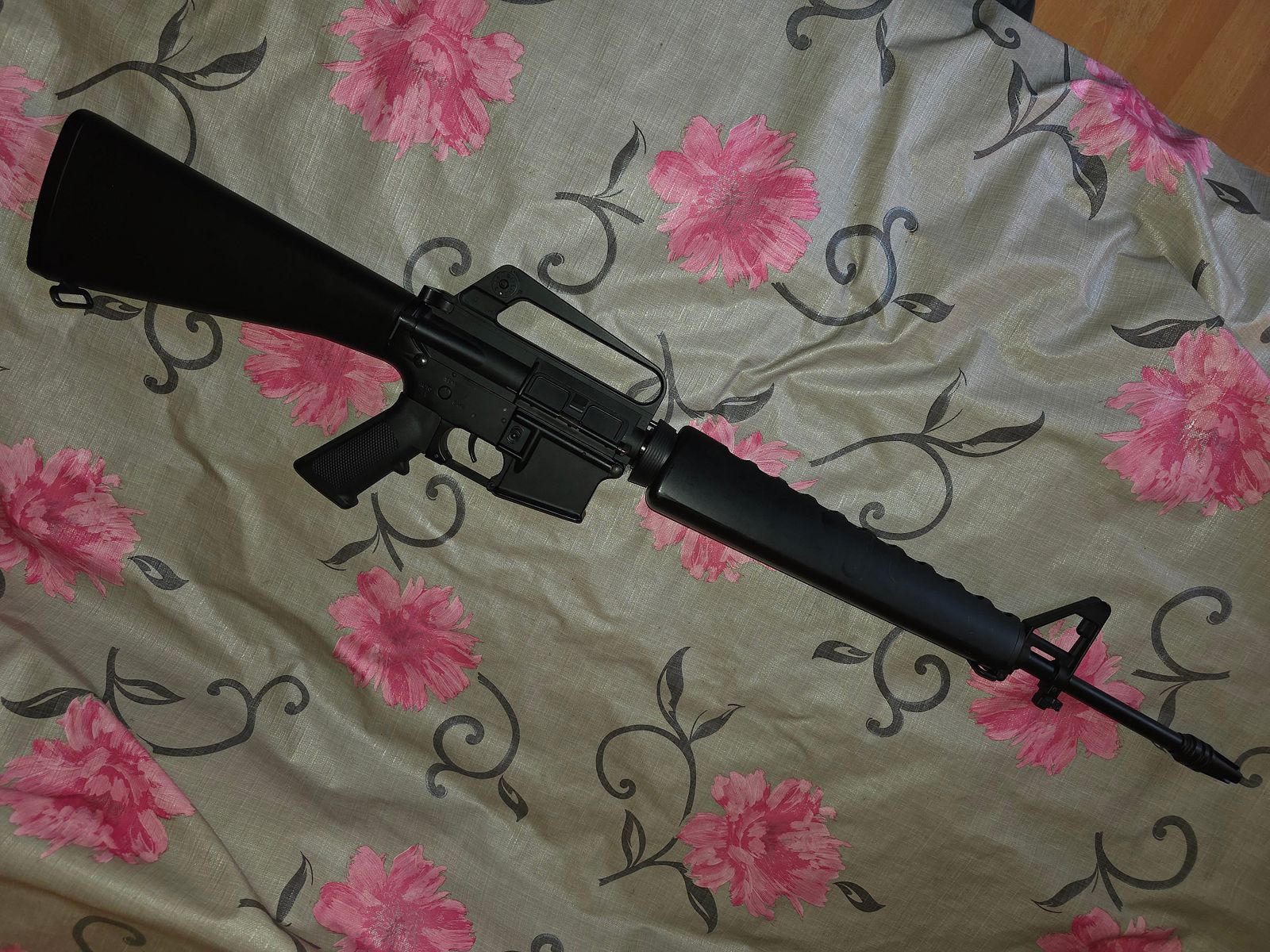 --- MWM GILLMANN - M16A1 - Co2 Rifle - 4.5 mm BB ---