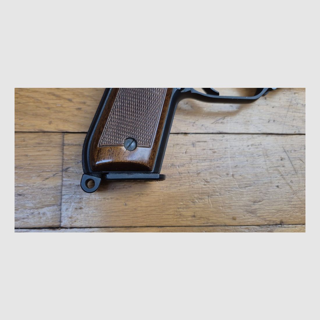 Superb Automatikpistole Beretta 93R – Weniger als 2.000 Exemplare! – Pony-Futteral für Fauré Le Page – Perfekte Anpassung an die Waffe – Sehr seltener originaler klappbarer Schaft – 1 Magazin mit 15 Schuss und 2 Magazine mit 20 Schuss – Ausgezeichneter Zustand, fast neu – TBE ++ – Kategorie A2 – Export AUSSCHLIESSLICH, Bild 25 von 29