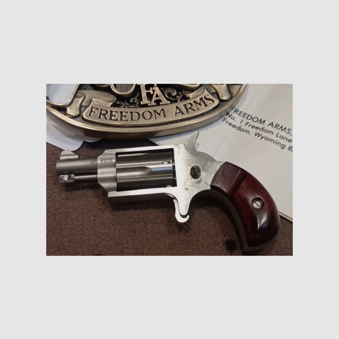 Freedom Arms Revolver .22l.r. in der Gürtelschließe (Belt Buckle)