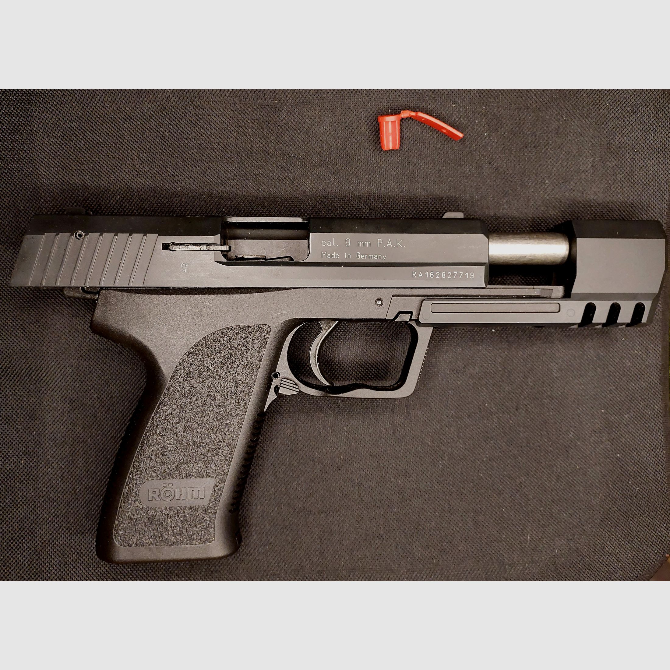 Röhm RG 96 Match Schreckschusspistole brüniert Kal. 9 mm P.A.K brüniert (PTB 699) RG 96 Set mit Matchaufsatz und 2 Magazinen